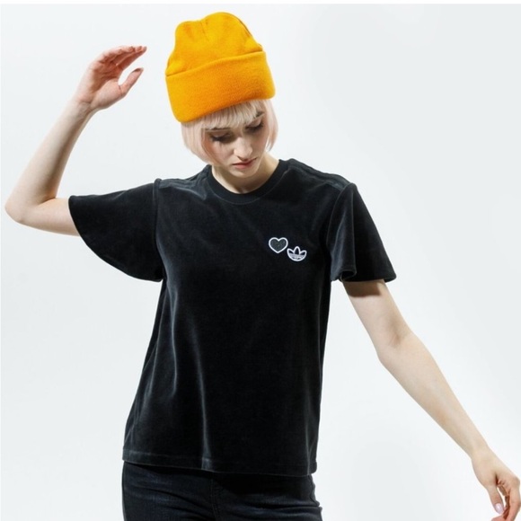 Adidas GN3062 Heart Shaped Patch Tee Velour Black Sz Small NWOT - Picture 6 of 6